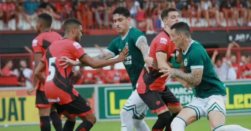 Goiás na Série B: Clássico Goiano, Liderança e Desfalque de Lucas Ribeiro - Análise
