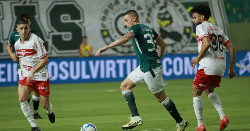 Goiás x CRB: Desfalques Cruciais, Análise Tática e Impacto no Jogo