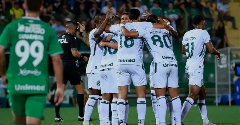 Goiás em Xeque: Líder da Série B Busca Reação Contra Chapecoense Fortíssima em Casa