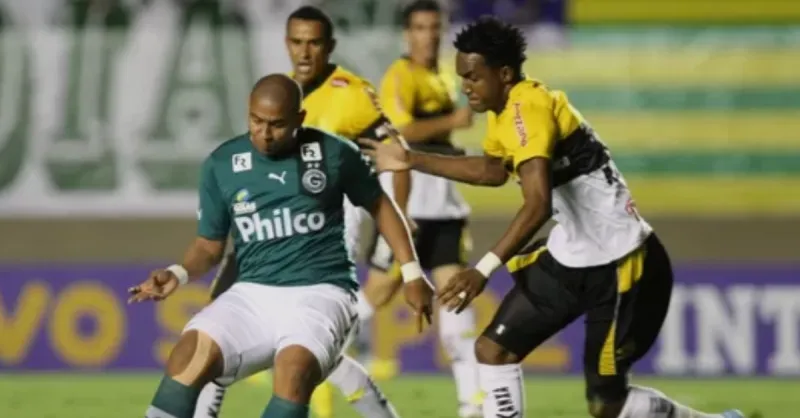 Goiás vs. Criciúma: Histórico Desafiador e Luta pela Ponta da Série B