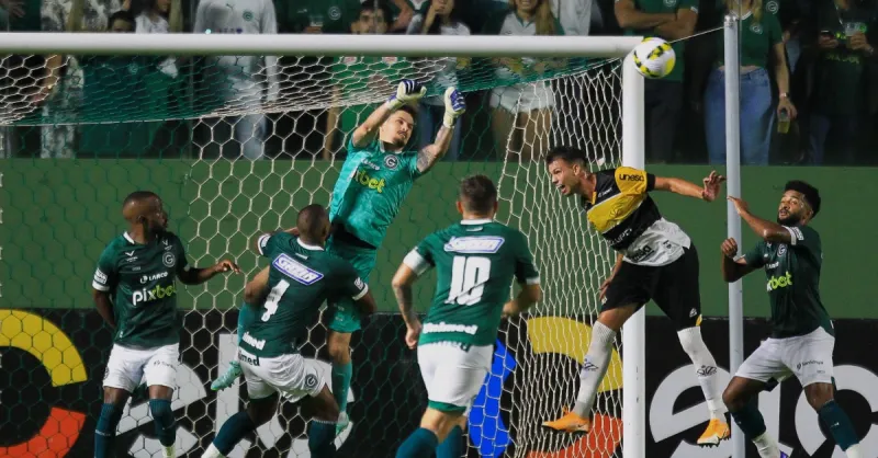 Goiás x Criciúma: Batalha Crucial na Serrinha Pela Liderança da Série B