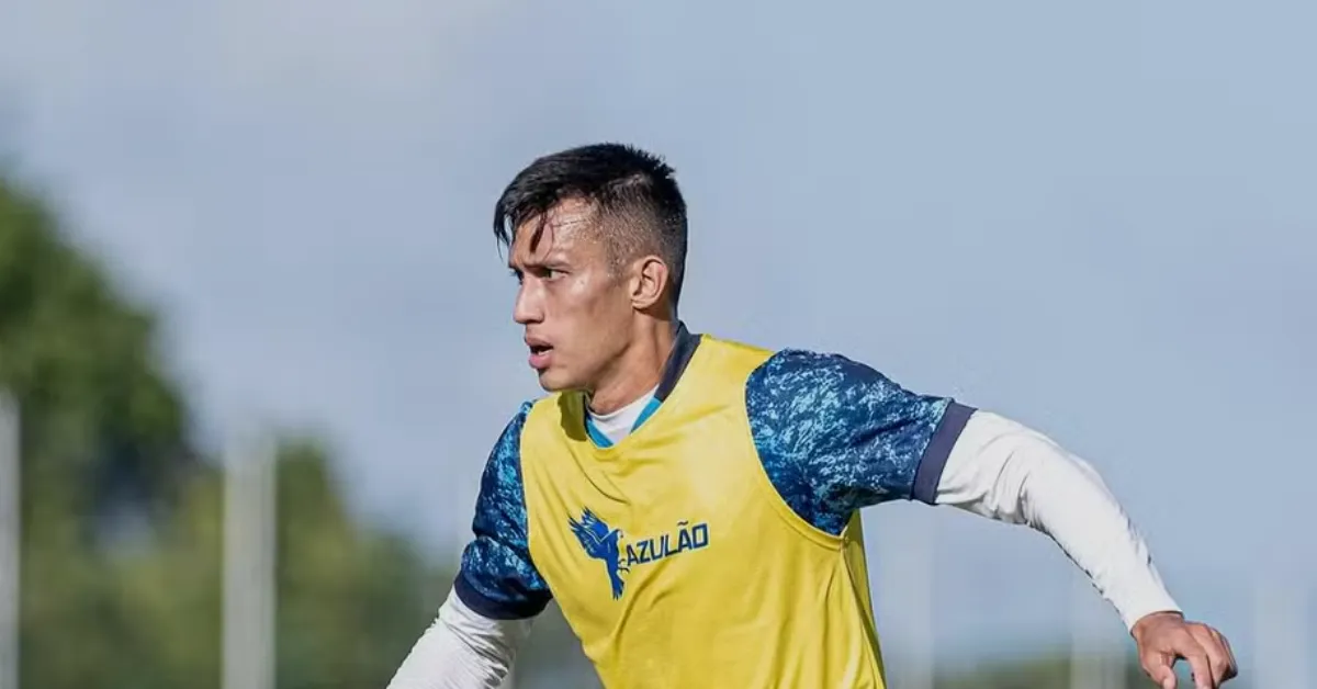 Brayann no Goiás: Eliminação do CSA na Série C Pode Definir Futuro Imediato do Meia