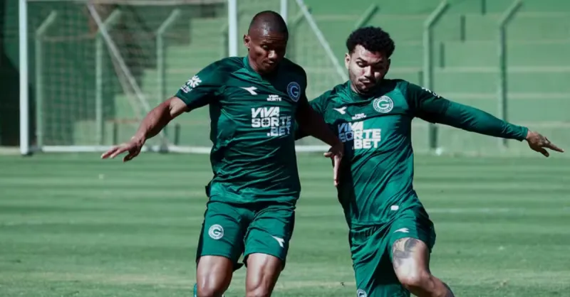 Mozart do Coritiba: Pressão da Torcida e Estratégia para o Duelo com o Goiás na Série B