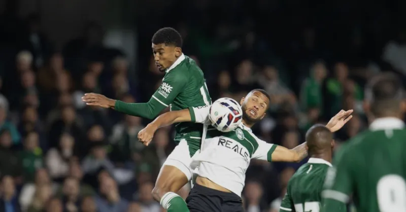 Goiás Segura Líder Coritiba e Mantém Sonho do Acesso na Série B