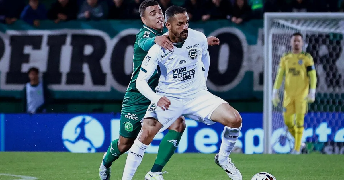 Goiás Fora do G4: Derrota para Chapecoense na Serrinha Agrava Situação na Série B