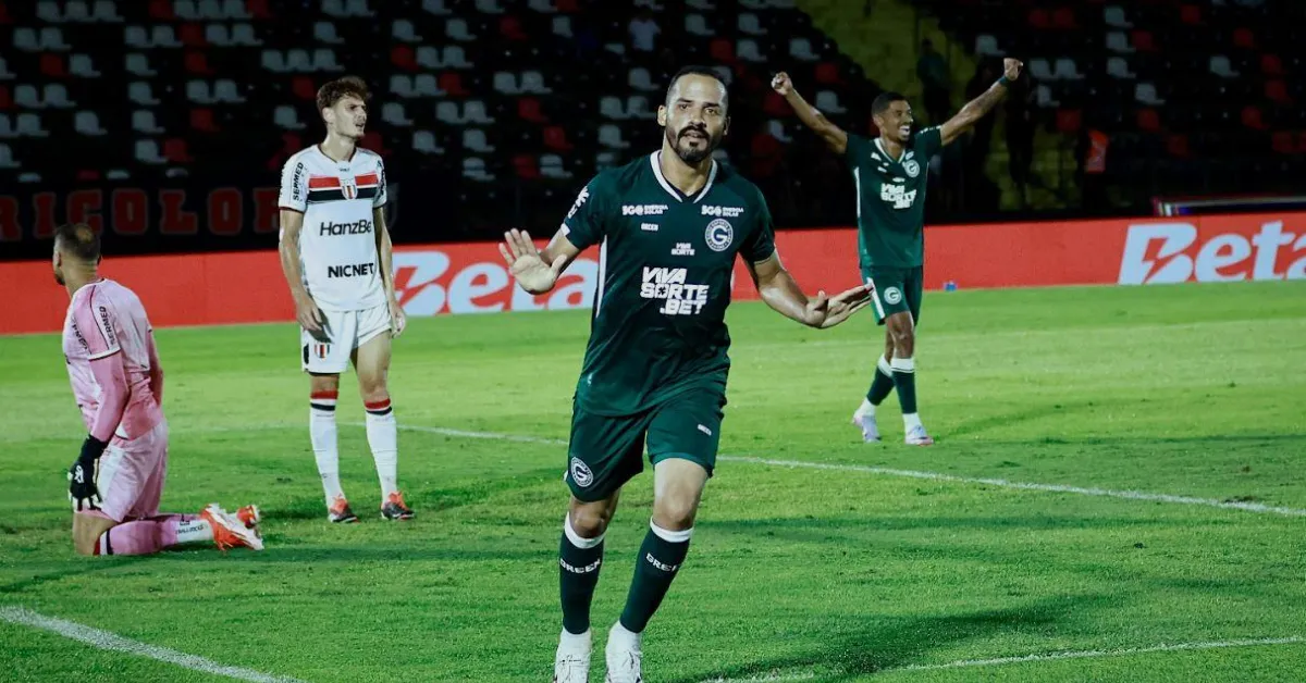 Goiás Fora do G-4: Entenda a Queda Abrupta e o Risco do Acesso