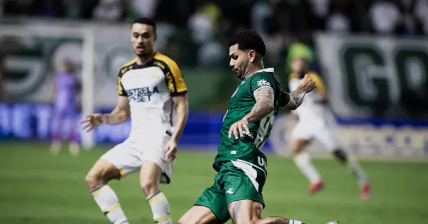 Criciúma x Goiás: Retorno de Nicolas Aumenta Tensão na Luta Pelo G-4 da Série B
