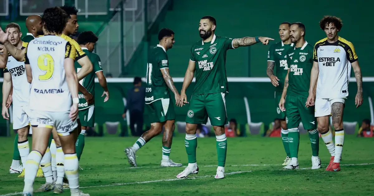 Goiás Volta ao G-4: Carille Detalha Chave para Acesso e Quebra de Tabu Histórico