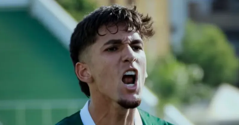 Lucas Rodrigues brilha no Goiás: volante de 18 anos é destaque em campanha invicta no Goianão